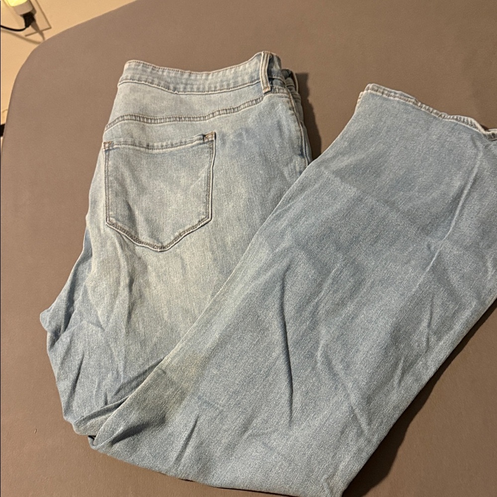 Old Navy women’s Light Blue Straight Jeans